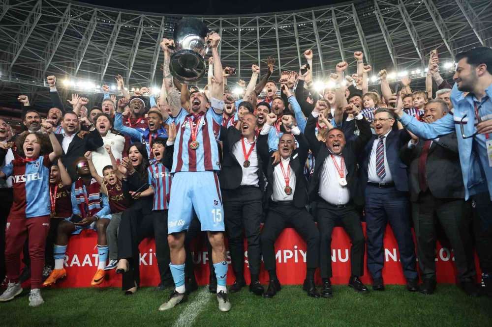 Trabzonspor’dan Çifte Sevinç.. Kupa Geldi, Avrupa Dengeleri Yeniden Şekillendi!