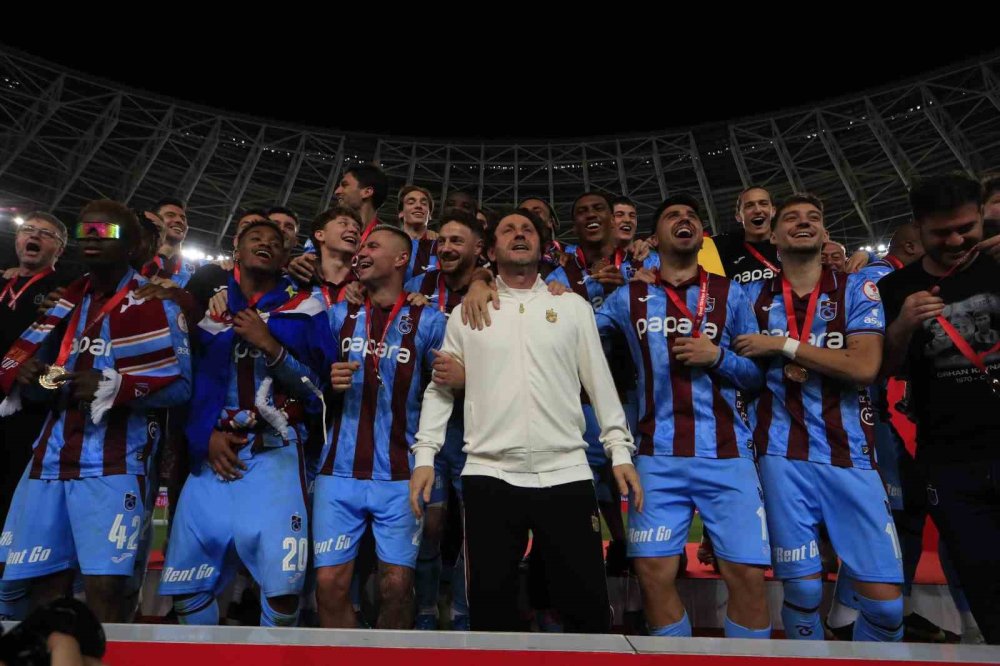 Trabzonspor’dan Çifte Sevinç.. Kupa Geldi, Avrupa Dengeleri Yeniden Şekillendi!