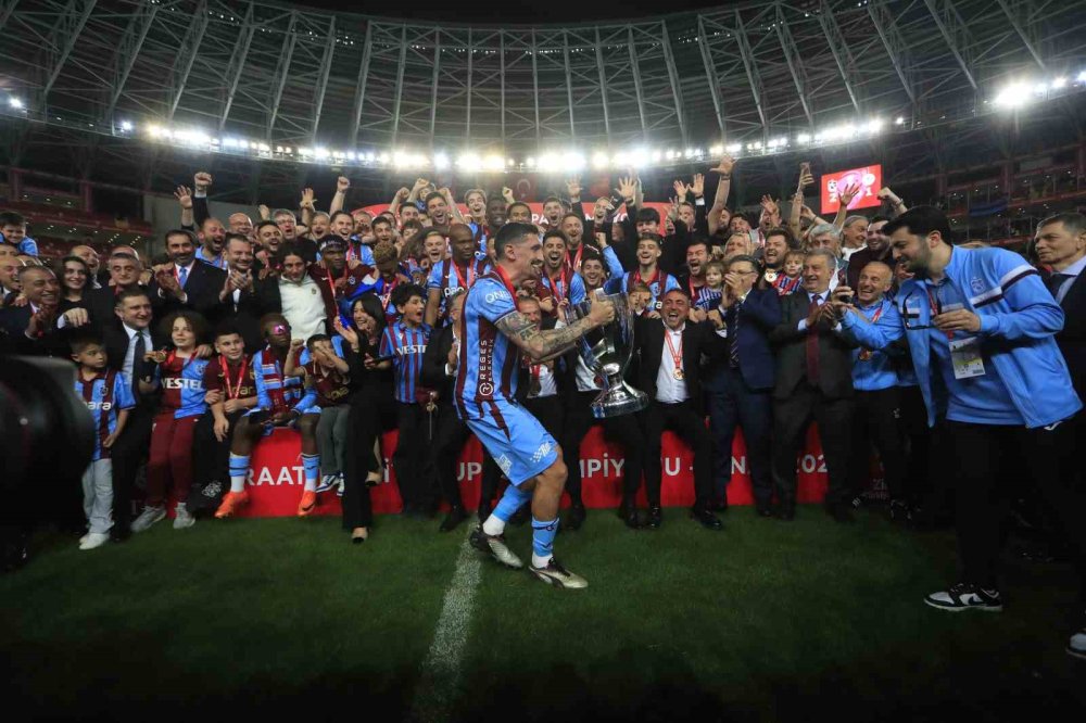 Trabzonspor’dan Çifte Sevinç.. Kupa Geldi, Avrupa Dengeleri Yeniden Şekillendi!