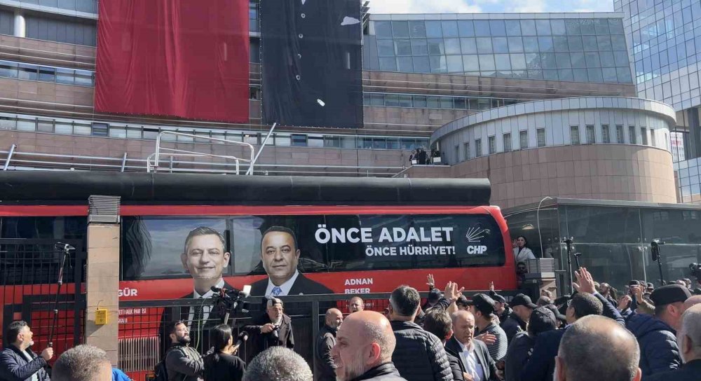CHP’de Tahliye ve Yönetim Gerilimi.. Genel Merkez Önünde Polis Önlemi Artırıldı!