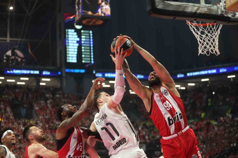 Atina’da Tarihi Final.. Olympiakos Euroleague’de 4. Kez Şampiyonluk Sevinci Yaşadı!