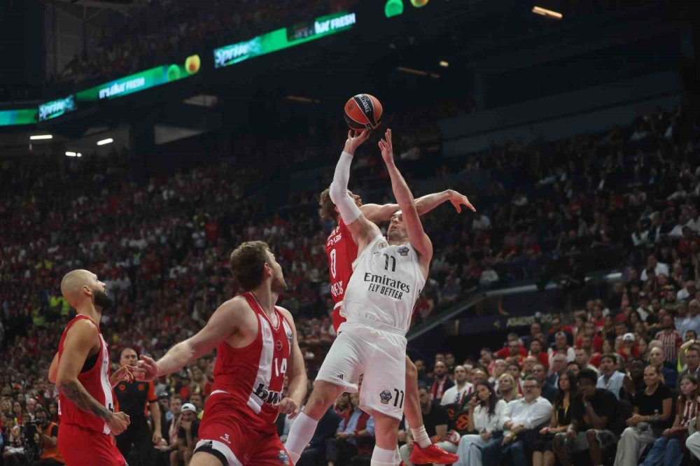 Atina’da Tarihi Final.. Olympiakos Euroleague’de 4. Kez Şampiyonluk Sevinci Yaşadı!