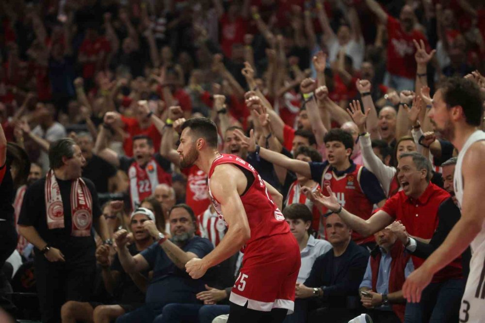 Atina’da Tarihi Final.. Olympiakos Euroleague’de 4. Kez Şampiyonluk Sevinci Yaşadı!