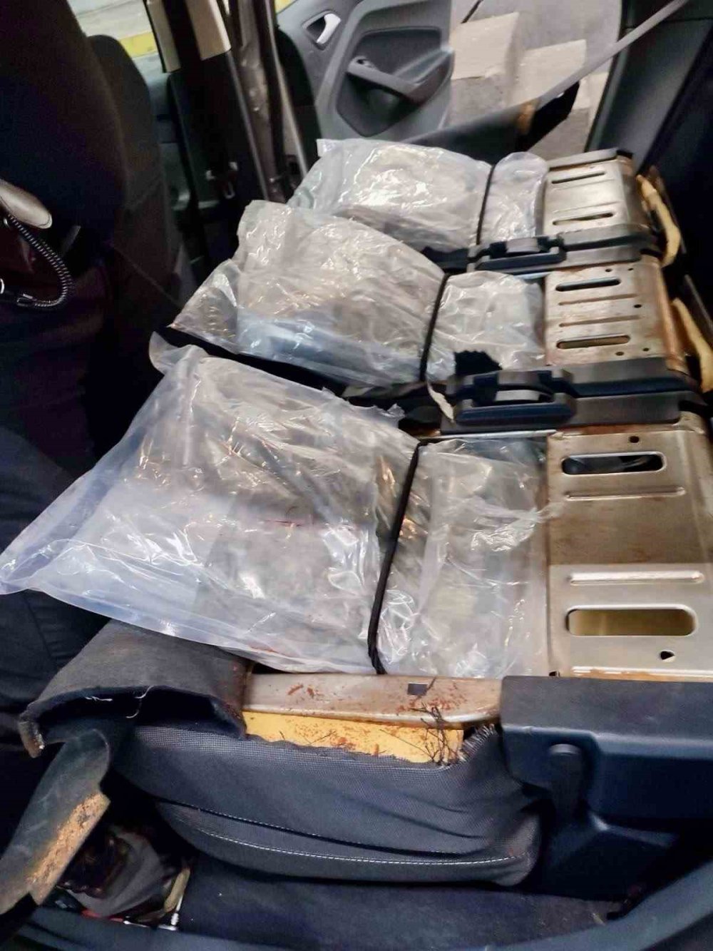 Türkiye’ye Sokulmak İstenen 31 Kilo Esrar Sınırda Ele Geçirildi