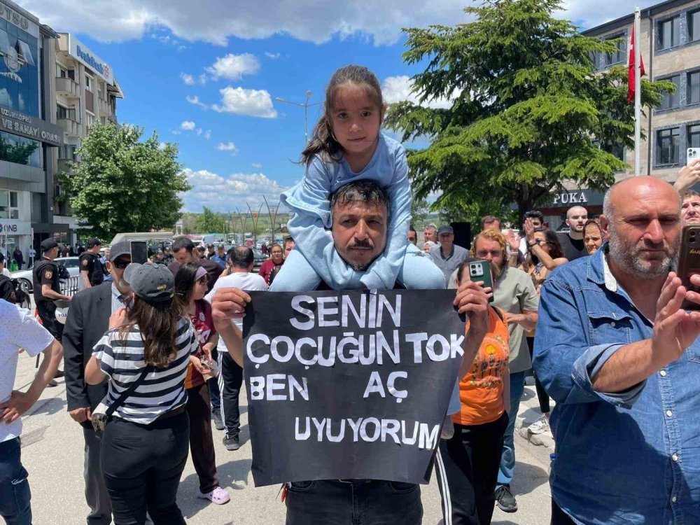 Uzunköprü’de 6 Gündür Eylem Yapan Madenciler Aileleriyle Birlikte Yürüdü