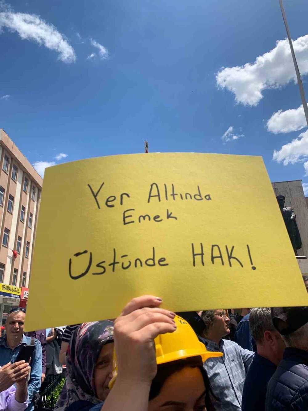 Uzunköprü’de 6 Gündür Eylem Yapan Madenciler Aileleriyle Birlikte Yürüdü