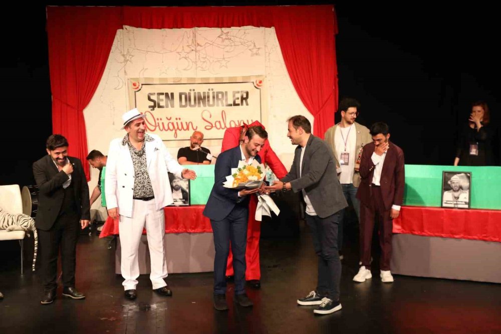 Erzurum Şehir Tiyatroları Ordu’da Sahne Aldı.. “Hançer Havası” Büyük İlgi Gördü!