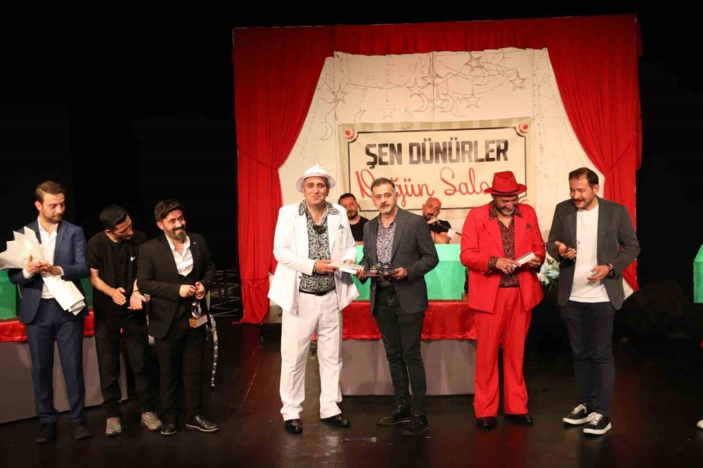 Erzurum Şehir Tiyatroları Ordu’da Sahne Aldı.. “Hançer Havası” Büyük İlgi Gördü!