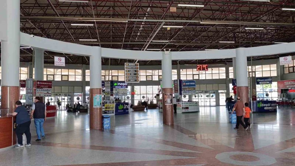 Terminalde Unutulan Çantadan Servet Çıktı: Yarım Kilo Altın Bulundu