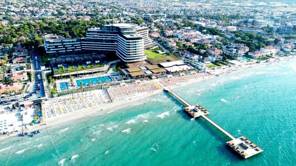 Çeşme Alaçatı’da Bayram Yoğunluğu: 9 Günlük Tatil Turizmcilere Umut Oldu