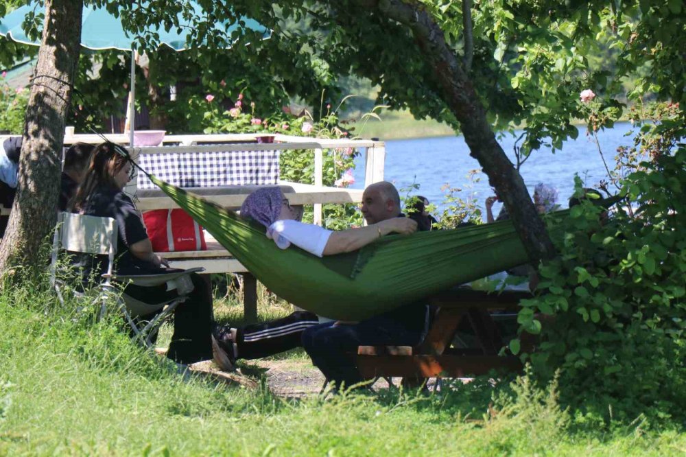 Sakarya’da Bayramın İlk Gününde Tabiat Parklarına Akın Ettiler