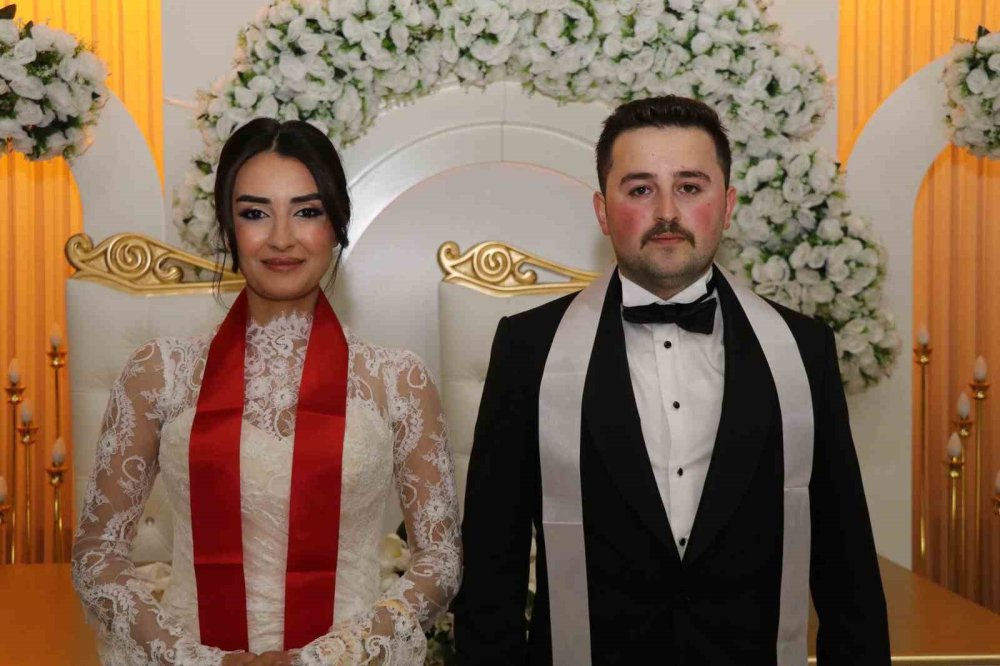 Erzurum Olur’da Mutluluk Günü.. Kaymakam Batuhan Kalkan ile Başak Kırtay Evlendi!