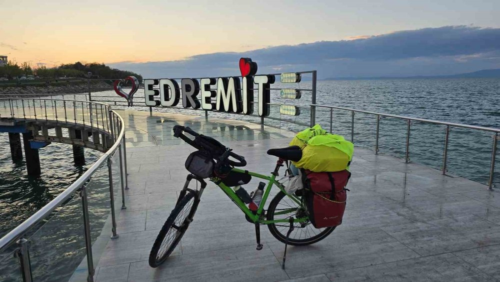 Yağmur ve Rampalara Rağmen Tamamladılar.. Van Gölü’nde Alternatif Turizm Rotası!