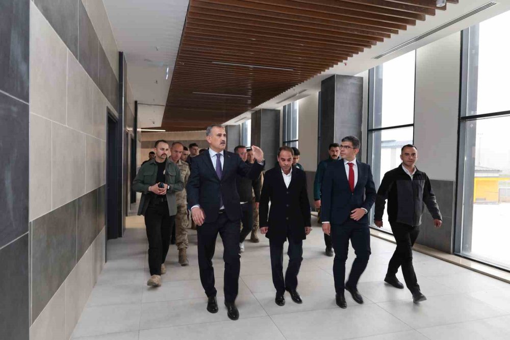 Gürbulak Sınır Kapısı’nda Yoğunluk Rekoru.. Ticaret ve Lojistik Hareketliliği Yükseldi!