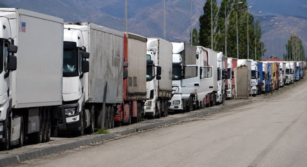 Gürbulak Sınır Kapısı’nda Yoğunluk Rekoru.. Ticaret ve Lojistik Hareketliliği Yükseldi!