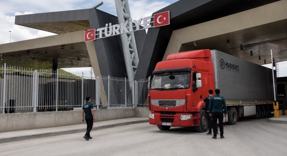 Gürbulak Sınır Kapısı’nda Yoğunluk Rekoru.. Ticaret ve Lojistik Hareketliliği Yükseldi!