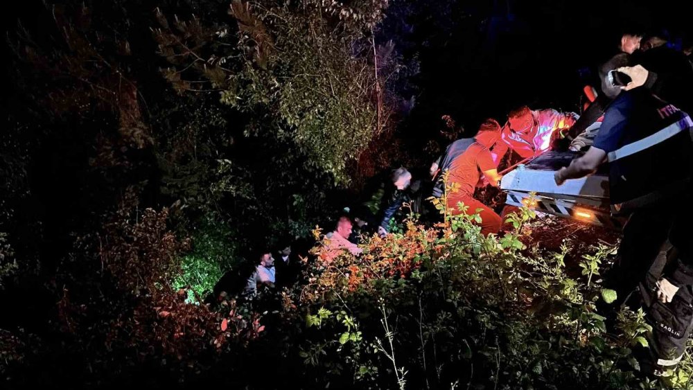 Kastamonu’da Otomobil 150 Metre Yüksekten Uçuruma Yuvarlandı: 1 Ölü, 3 Yaralı