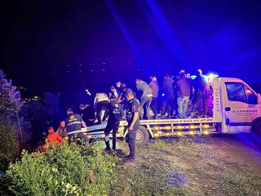 Kastamonu’da Otomobil 150 Metre Yüksekten Uçuruma Yuvarlandı: 1 Ölü, 3 Yaralı
