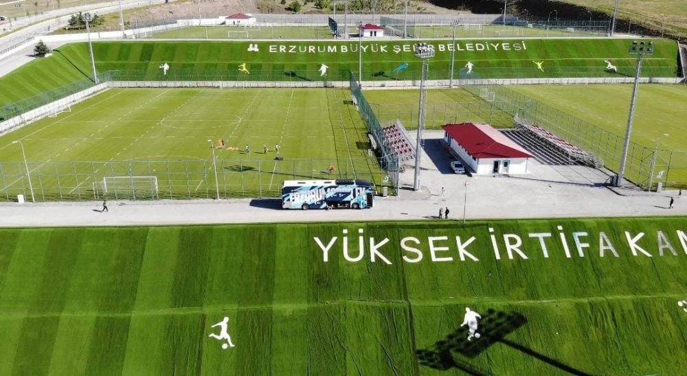 Palandöken’e Kamp İçin Geldiler.. Sezonu Kupa ve Şampiyonluklarla Tamamladılar!