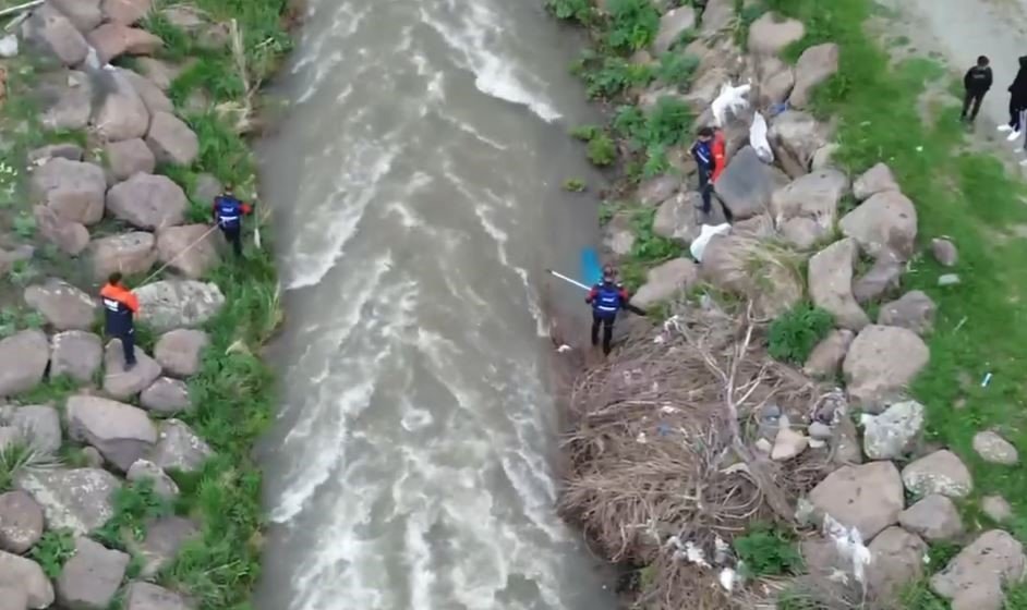 Sabah Evinden Ayrılmıştı.. Ardahan’da Kayıp Kadının Cansız Bedeni Derede Bulundu!
