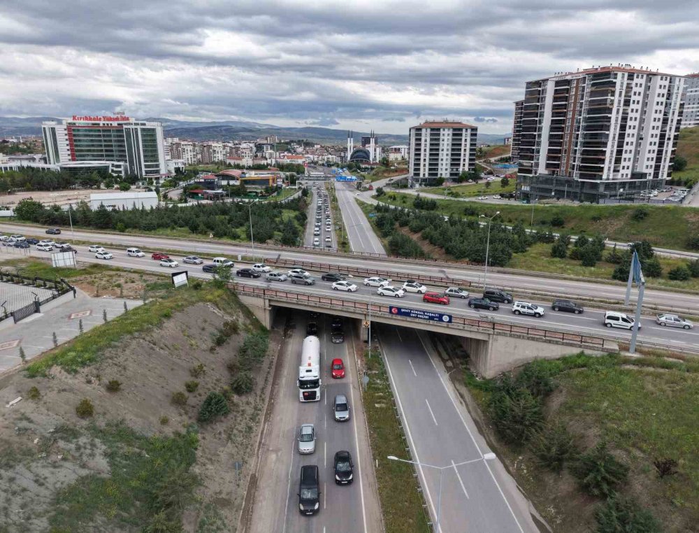 Tatilciler Erken Dönüşe Geçti, 43 İlin Bağlantı Noktası Kilitlendi: Son Durum Havadan Görüntülendi