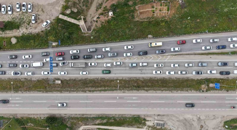 Tatilciler Erken Dönüşe Geçti, 43 İlin Bağlantı Noktası Kilitlendi: Son Durum Havadan Görüntülendi