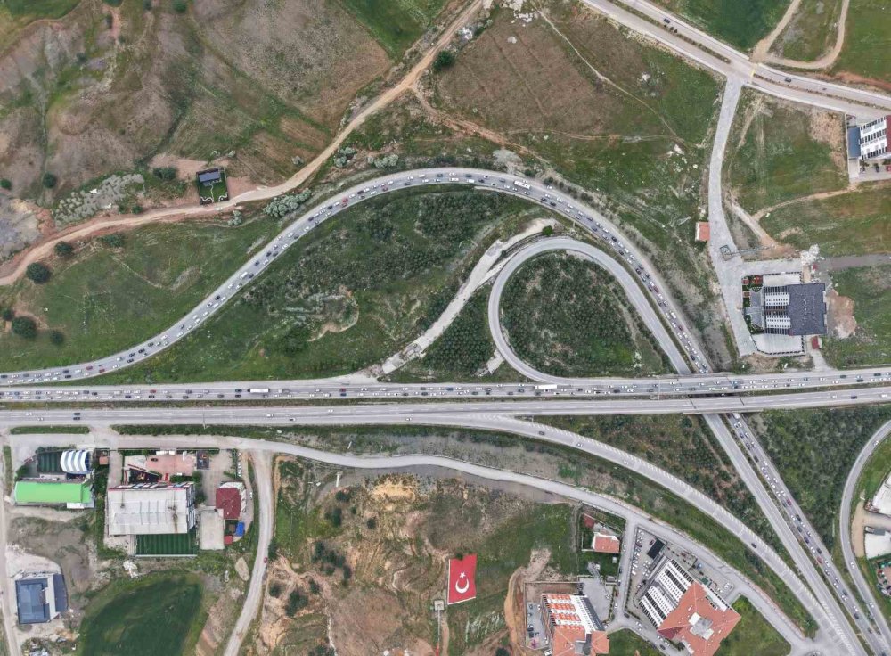 Tatilciler Erken Dönüşe Geçti, 43 İlin Bağlantı Noktası Kilitlendi: Son Durum Havadan Görüntülendi
