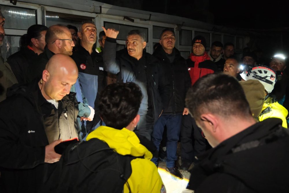 Yozgat’ta 3 Yaşındaki Aybüke Kayboldu.. Ekipler Gece Boyunca Seferber Oldu!