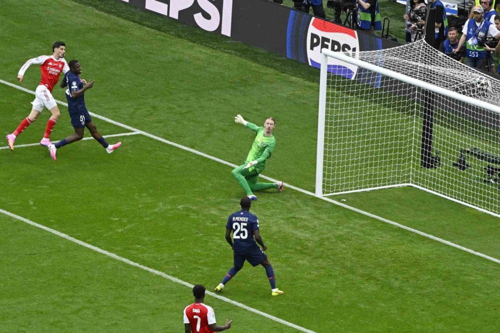 Paris Saint-germain, Üst Üste 2. Kez Şampiyonlar Ligi Şampiyonu
