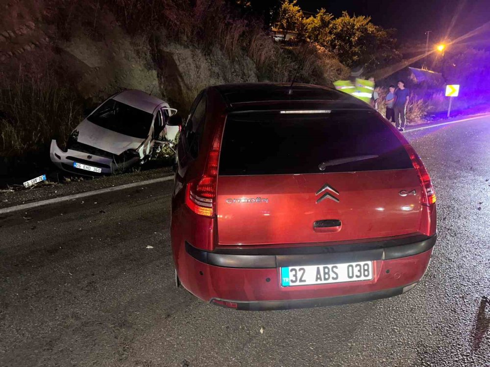 Burdur’da Zincirleme Kaza: 3 Ölü, 6 Yaralı