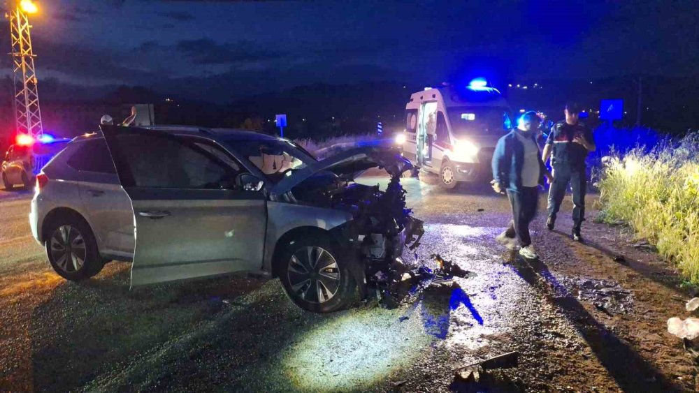 Çorum’da İki Otomobil Çarpıştı: 1’i Ağır 7 Yaralı