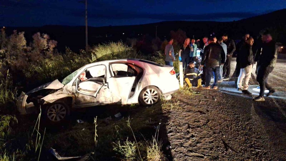 Çorum’da İki Otomobil Çarpıştı: 1’i Ağır 7 Yaralı