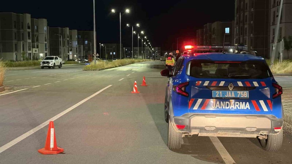 Diyarbakır’da Halk Otobüsü İle Otomobil Çarpıştı: 2 Ölü, 5 Yaralı