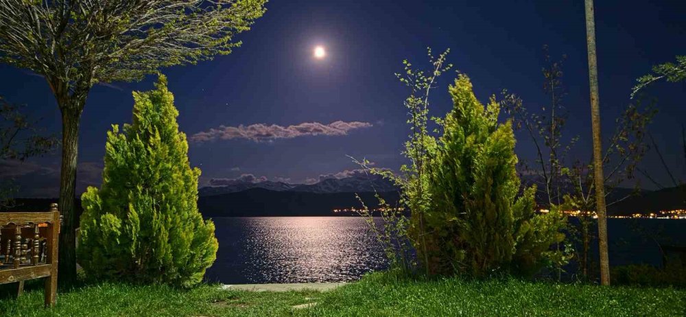 Dolunay Tatvan’da Görsel Şölen Sundu