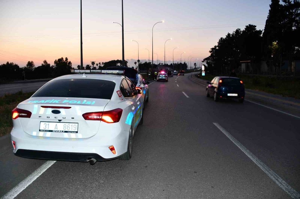 Hatay’da Kontrolden Çıkan Motosiklet Devrildi: 2 Ölü