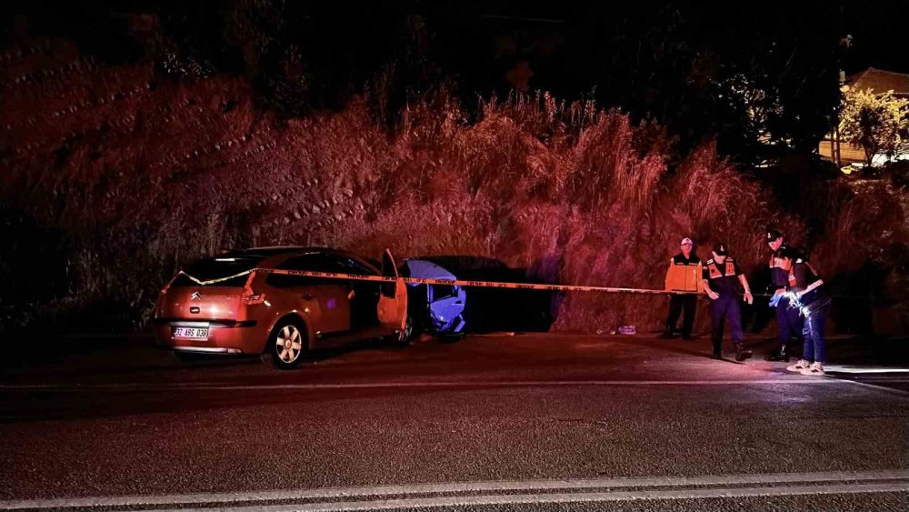 Kara Yolu Savaş Alanına Döndü: Zincirleme Kazada 4 Ölü, 11 Yaralı