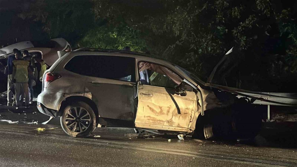 Kara Yolu Savaş Alanına Döndü: Zincirleme Kazada 4 Ölü, 11 Yaralı
