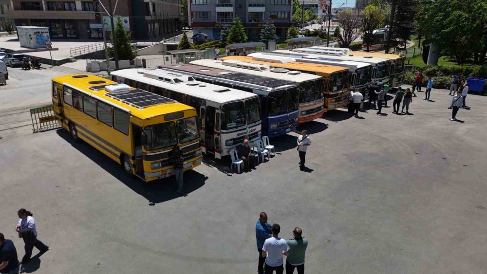 Türkiye’nin Dört Bir Yanından Gelen Klasik Otobüsler Eskişehir’de Buluştu