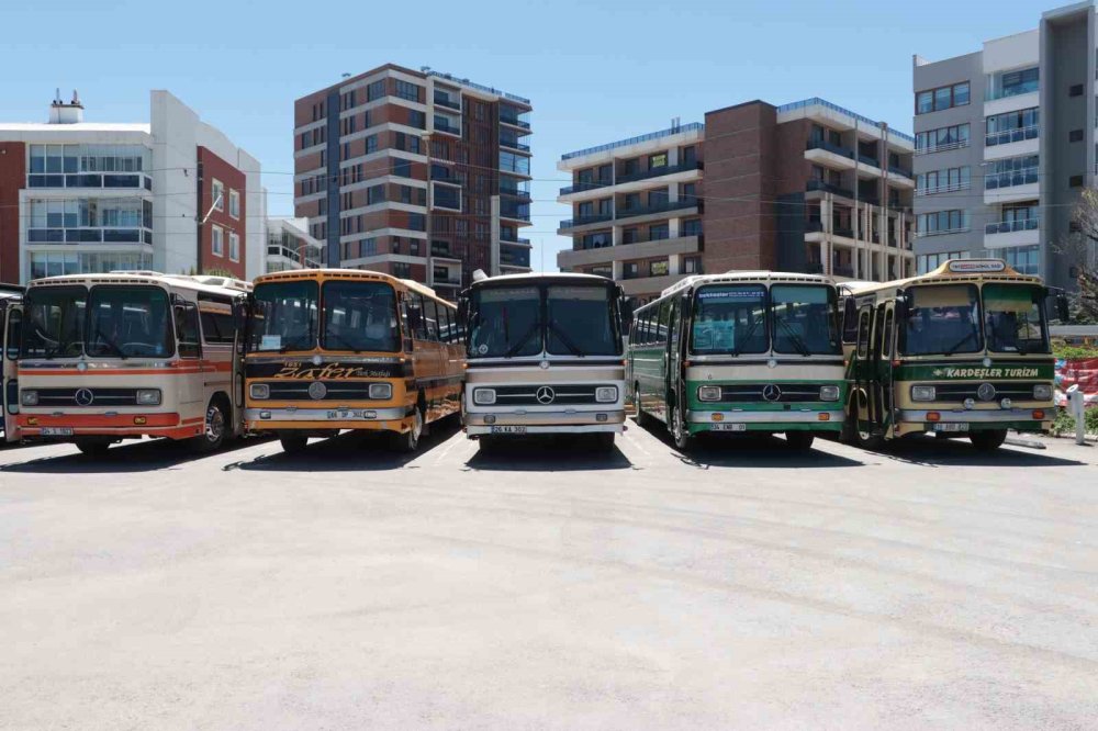 Türkiye’nin Dört Bir Yanından Gelen Klasik Otobüsler Eskişehir’de Buluştu