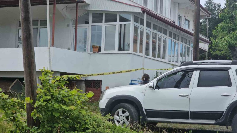 Zonguldak’ta Şüpheli Ölüm.. “3 Kişi Bıçakladı” İhbarının Ardından Kız Arkadaşı Gözaltına Alındı!