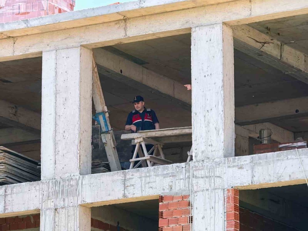 10 Metreden Düştü, Hayatını Kaybetti.. İnşaatlardaki Güvenlik Açığı Can Almaya Devam Ediyor!