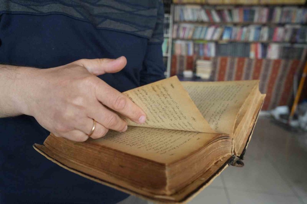Sahaf Raflarından Tarih Çıktı.. Victor Hugo’nun Osmanlıca Sefiller’i Erzurum’da Bulundu!