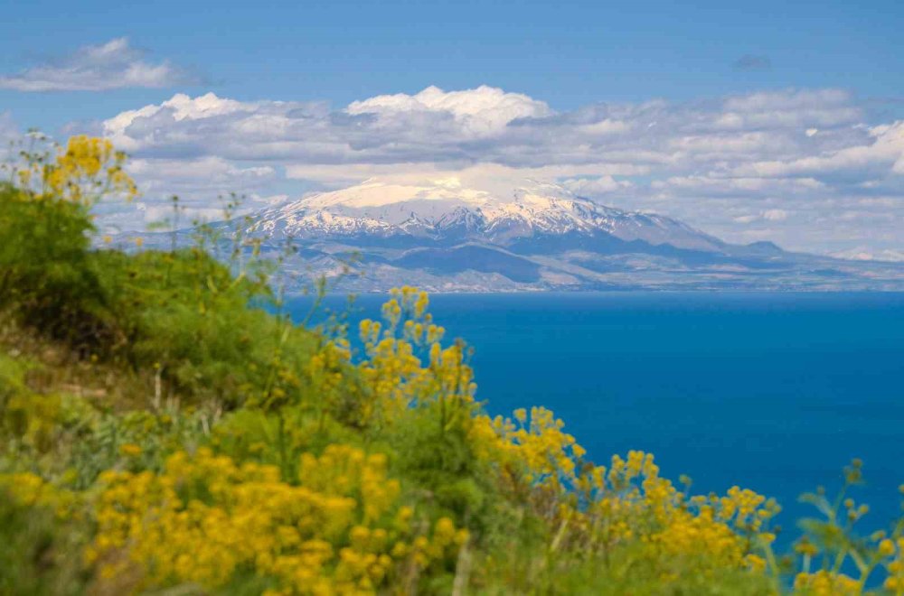 Van Gölü’nün Kıyısındaki Turizm Cenneti: İ̇ncekaya Köyü