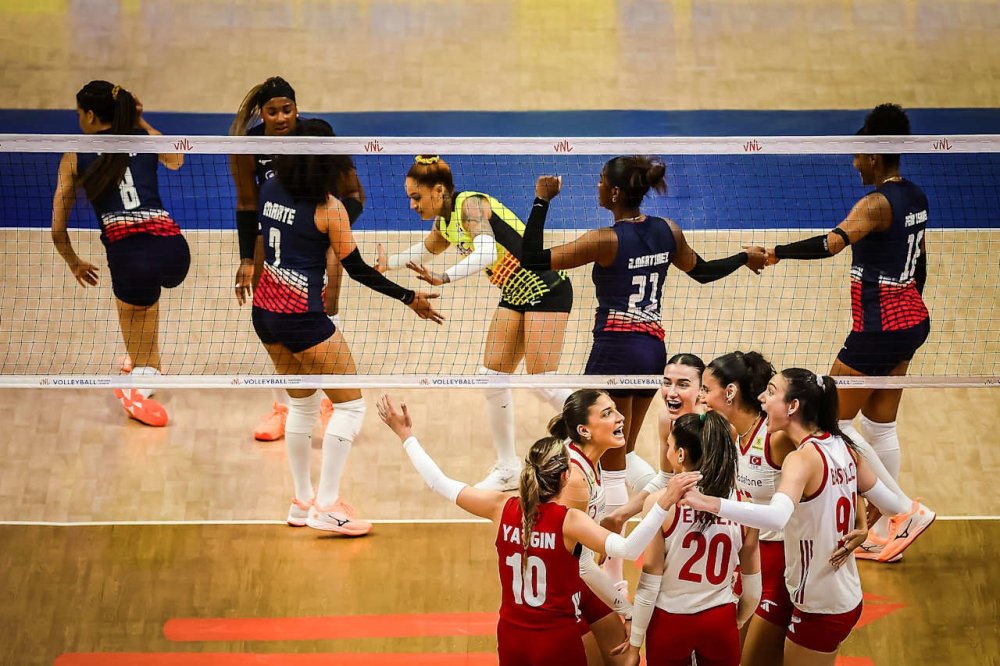 A Milli Kadın Voleybol Takımı, Milletler Ligi’ne Galibiyetle Başladı