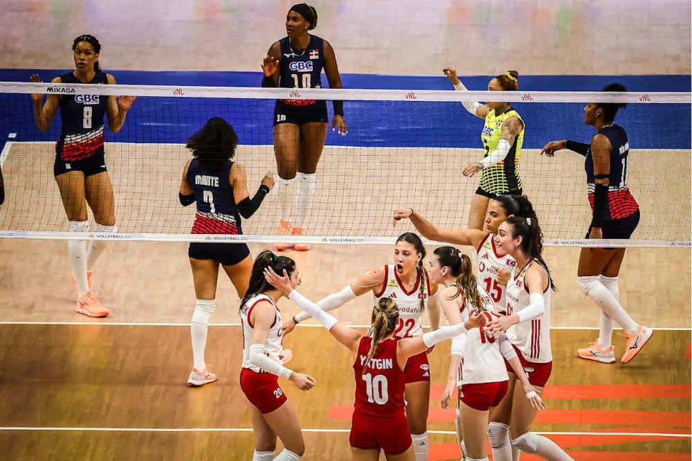 A Milli Kadın Voleybol Takımı, Milletler Ligi’ne Galibiyetle Başladı