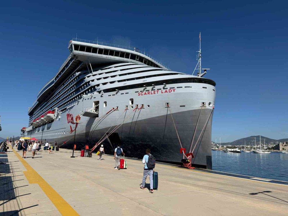 Dev Yolcu Gemisi Yeniden Bodrum’da