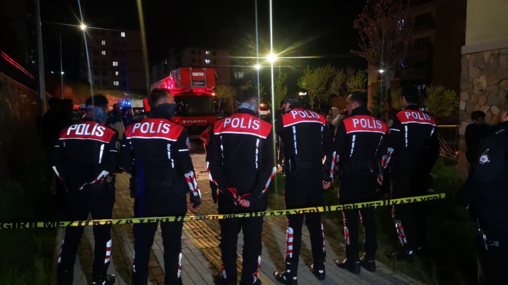 Elektrikli Isıtıcı Şüphesi.. Erzurum’daki Yangında 71 Yaşındaki Kadın Hayatını Kaybetti!