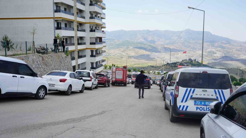 Şırnak'ta Acı Olay.. 28 Yaşındaki Hemşire Evinde Hayatını Kaybetti!