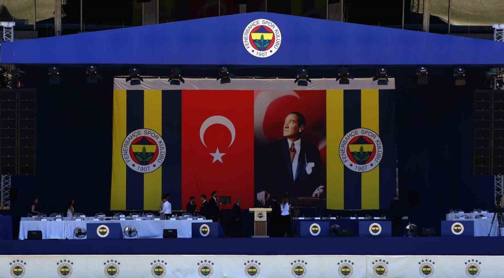 Başkan Adayları Yoğun İlgi Gördü, Kongreye Ara Verildi