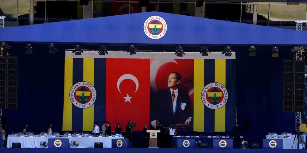 Başkan Adayları Yoğun İlgi Gördü, Kongreye Ara Verildi